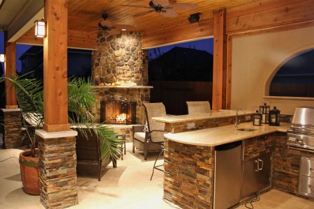 Custom Kitchen Cabinets for Your Outdoor Kitchen