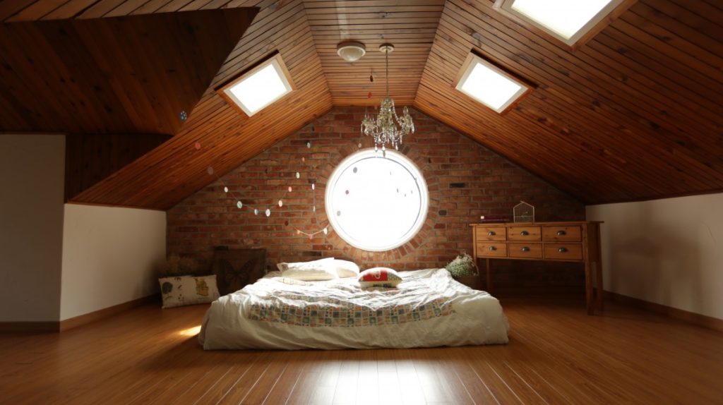Attic Bedroom: Design and Decorating Tips