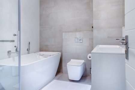 How to Save Space With a Stylish Bathroom Design