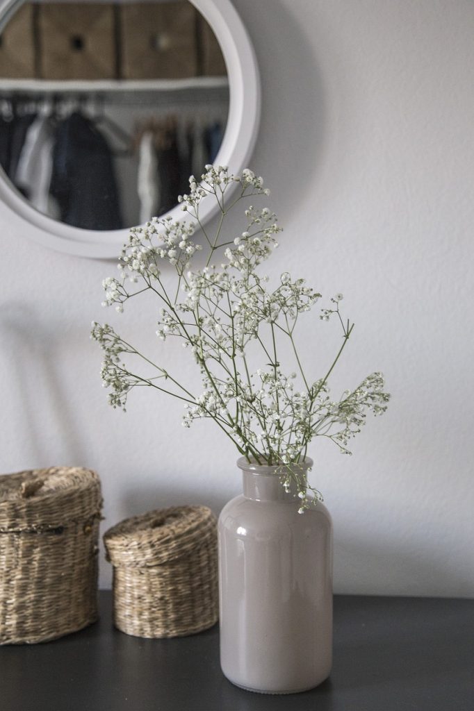 Budget-Friendly Brilliance: 7 Ways to Decorate with Mirrors on a Dime