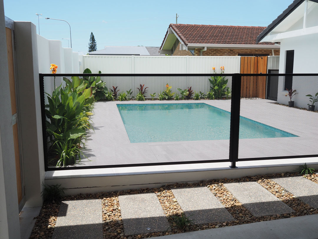 10 Creative and Safe Pool Fencing Ideas